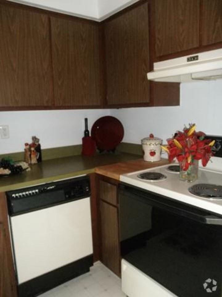 Peachtree Apartments - Photo 5 of 50