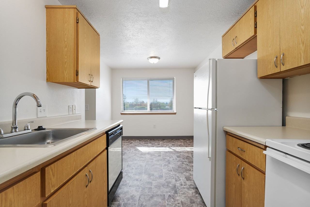 Redwood & Waverly Square Apartment Homes - Photo 3 of 50