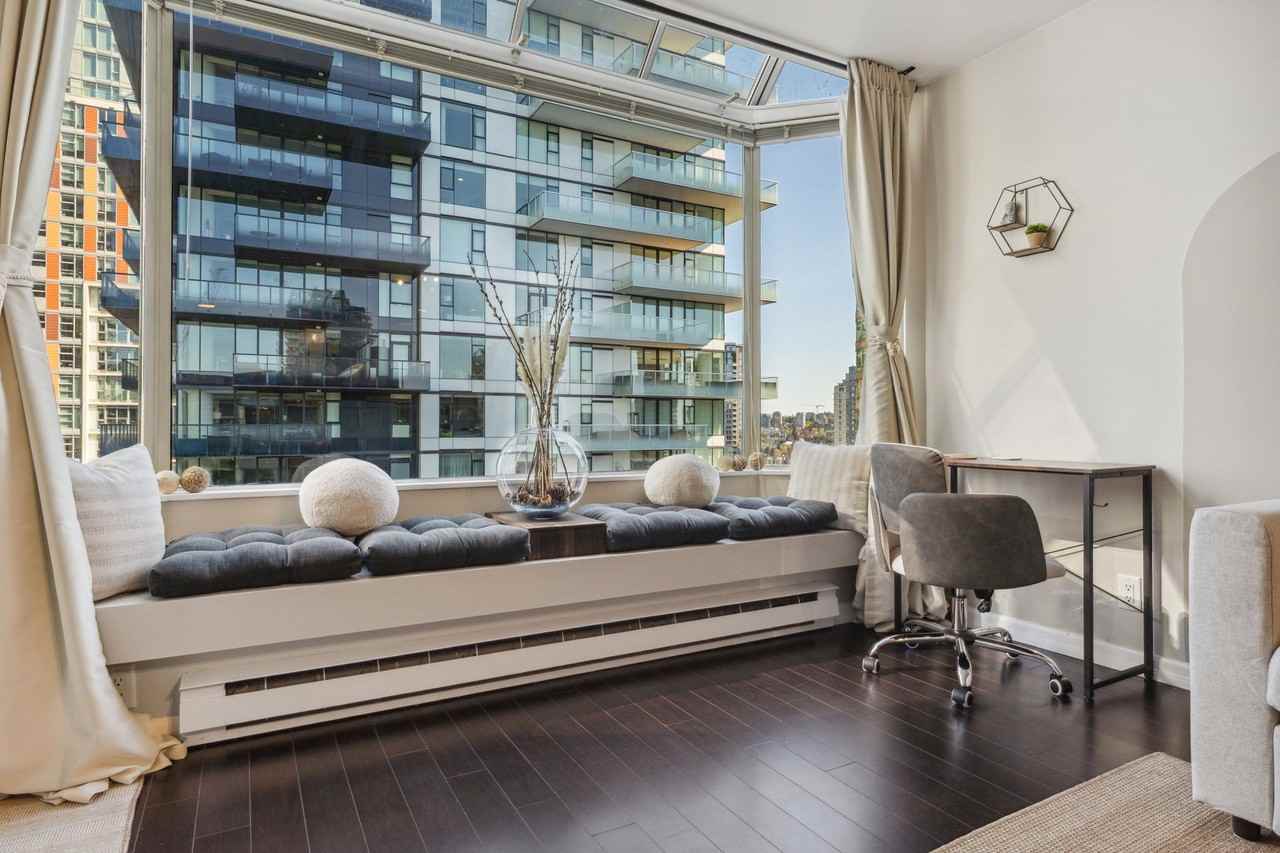 1330 Hornby Street - Photo 2 of 20