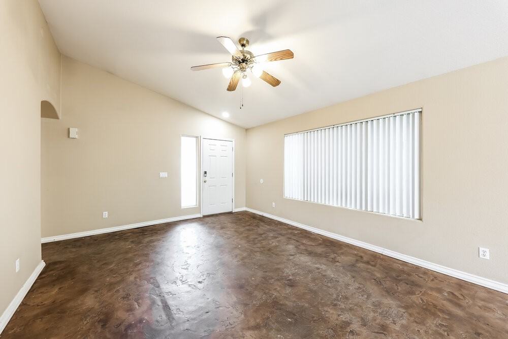 1327 E Muriel Dr - Photo 5 of 16