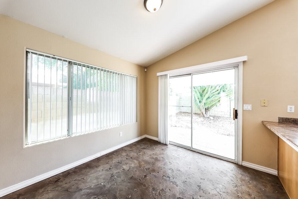 1327 E Muriel Dr - Photo 6 of 16