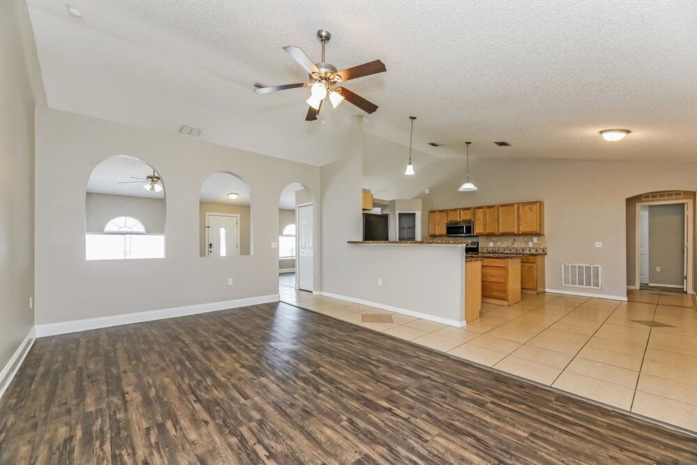 7245 Nottinghamshire Dr - Photo 5 of 16