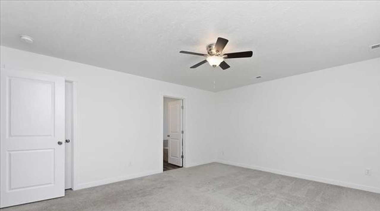 10935 Parachute Ct - Photo 6 of 48