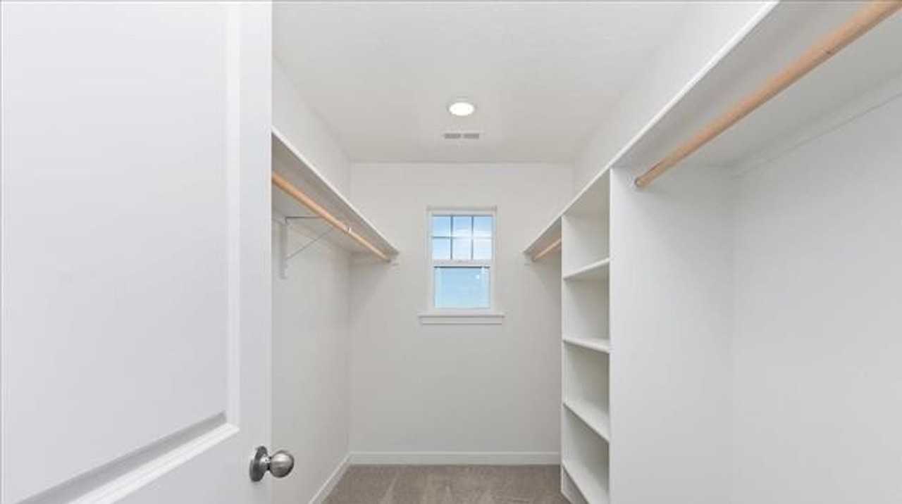 10935 Parachute Ct - Photo 7 of 48