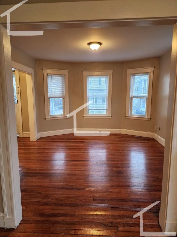 8 Woodside Ave - Photo 2 of 16