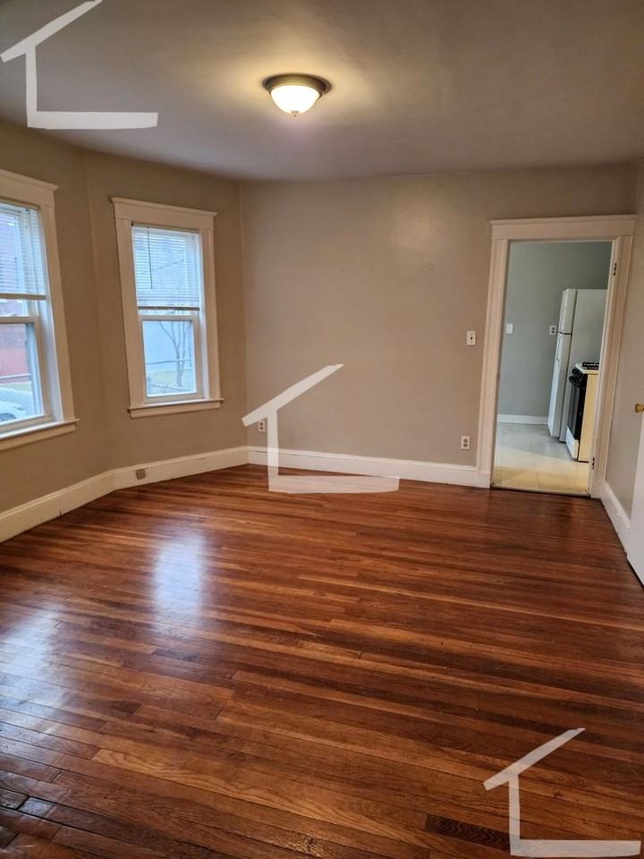 8 Woodside Ave - Photo 5 of 16