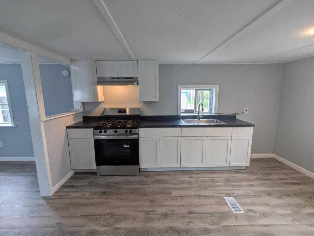 611 W Matthew St - Photo 2 of 13