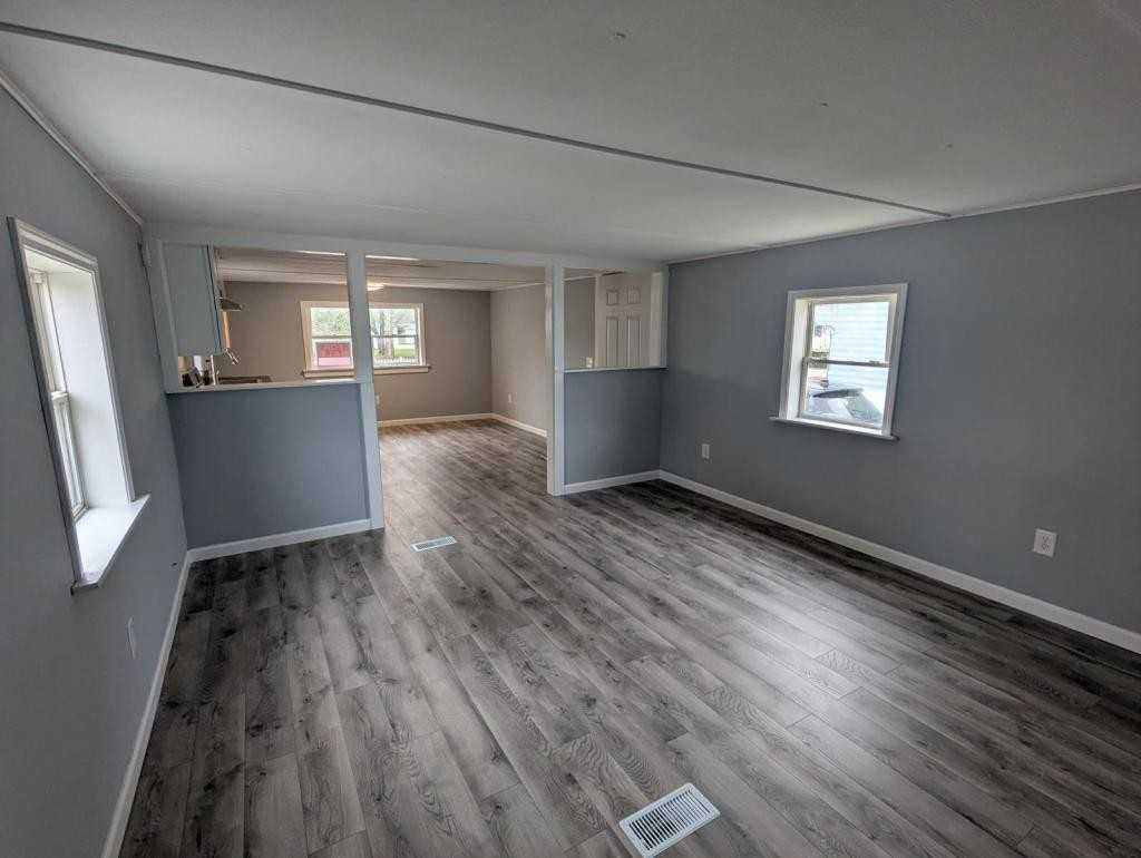 611 W Matthew St - Photo 5 of 13