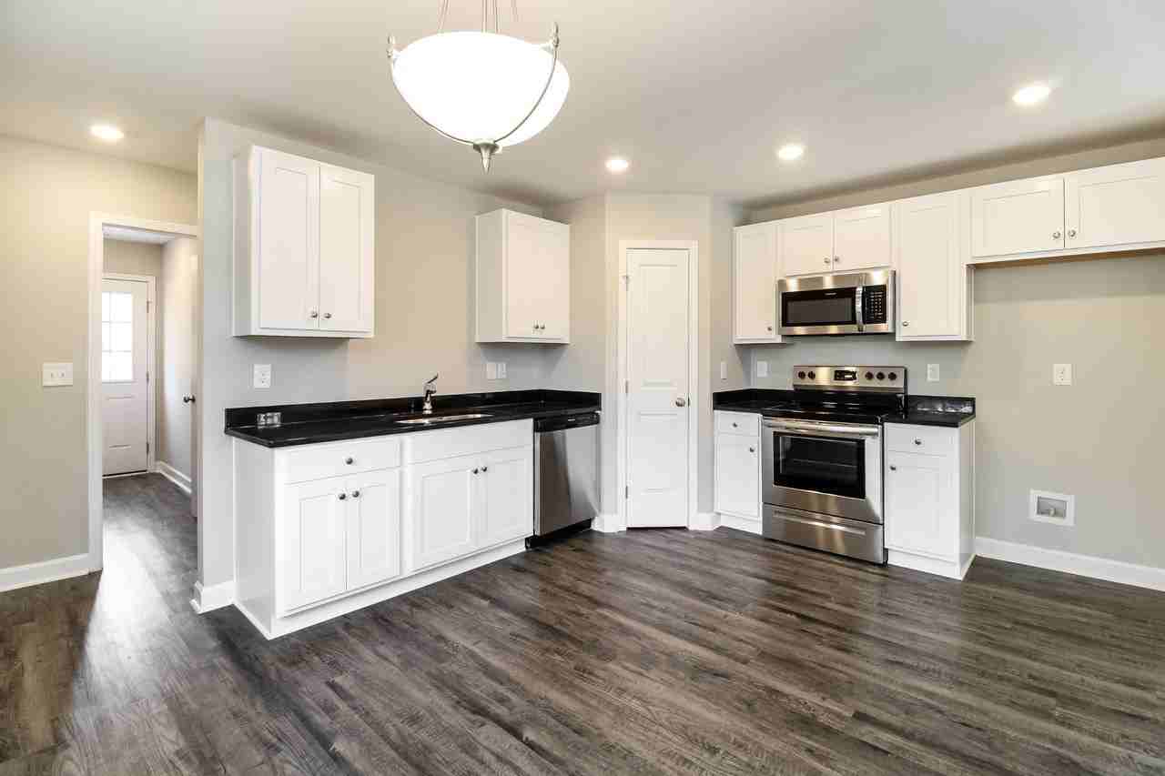 1230 1230 Kenly St - Photo 5 of 16