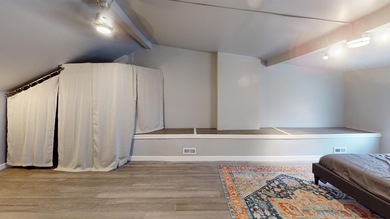715 Soulard St - Photo 7 of 28