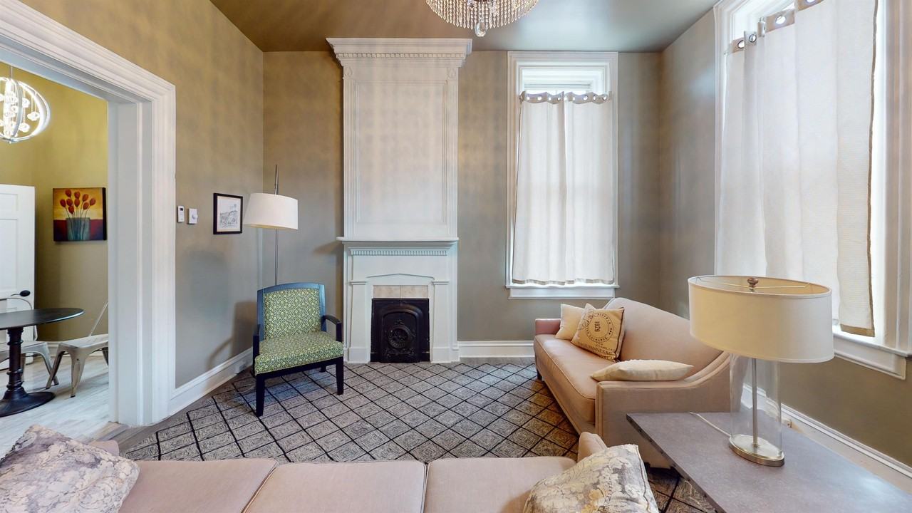 715 Soulard St - Photo 5 of 25