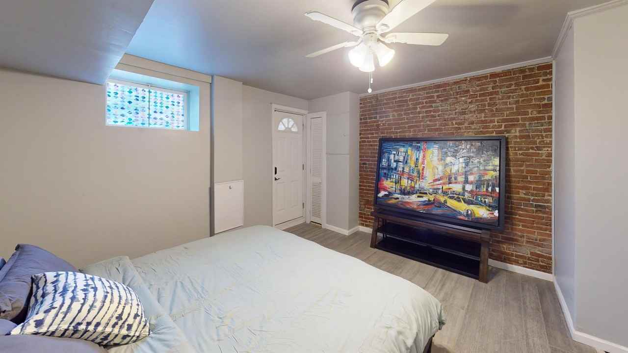 715 Soulard St - Photo 2 of 28