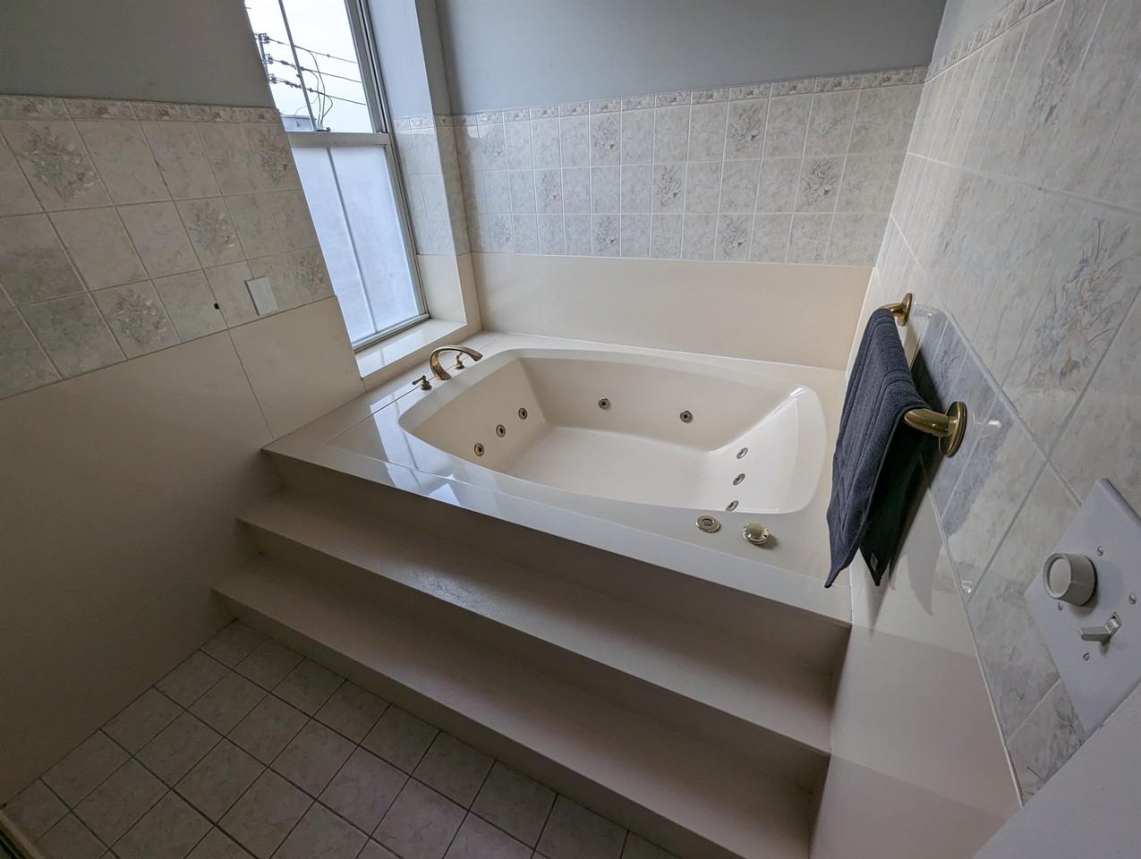 715 Soulard St - Photo 7 of 28