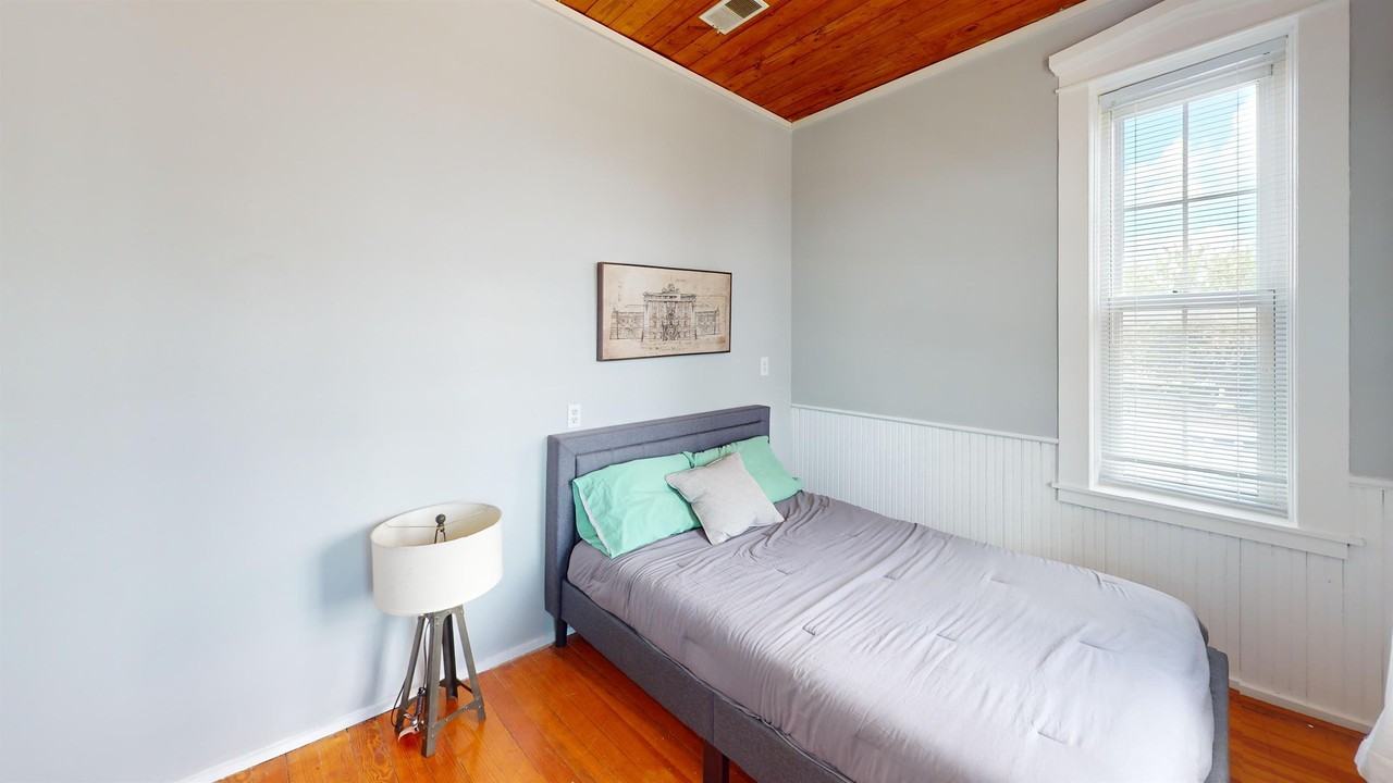 715 Soulard St - Photo 2 of 25