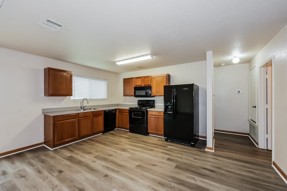 9301 Saint Martin Rd - Photo 7 of 16