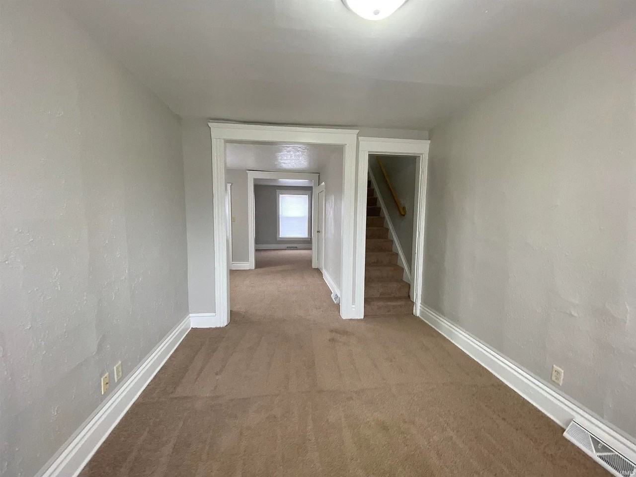 217 W Masterson Ave - Photo 2 of 10