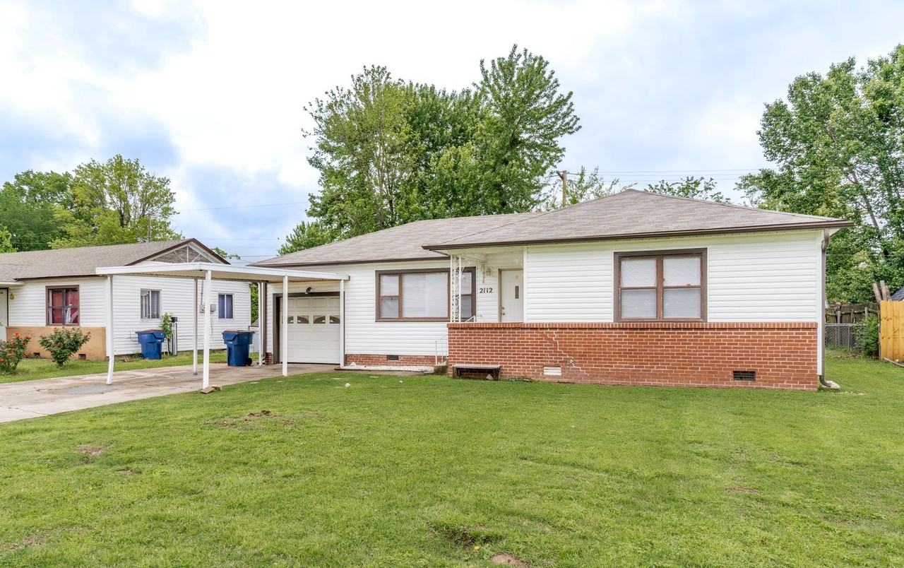 2112 Churchill Rd - Photo 2 of 18