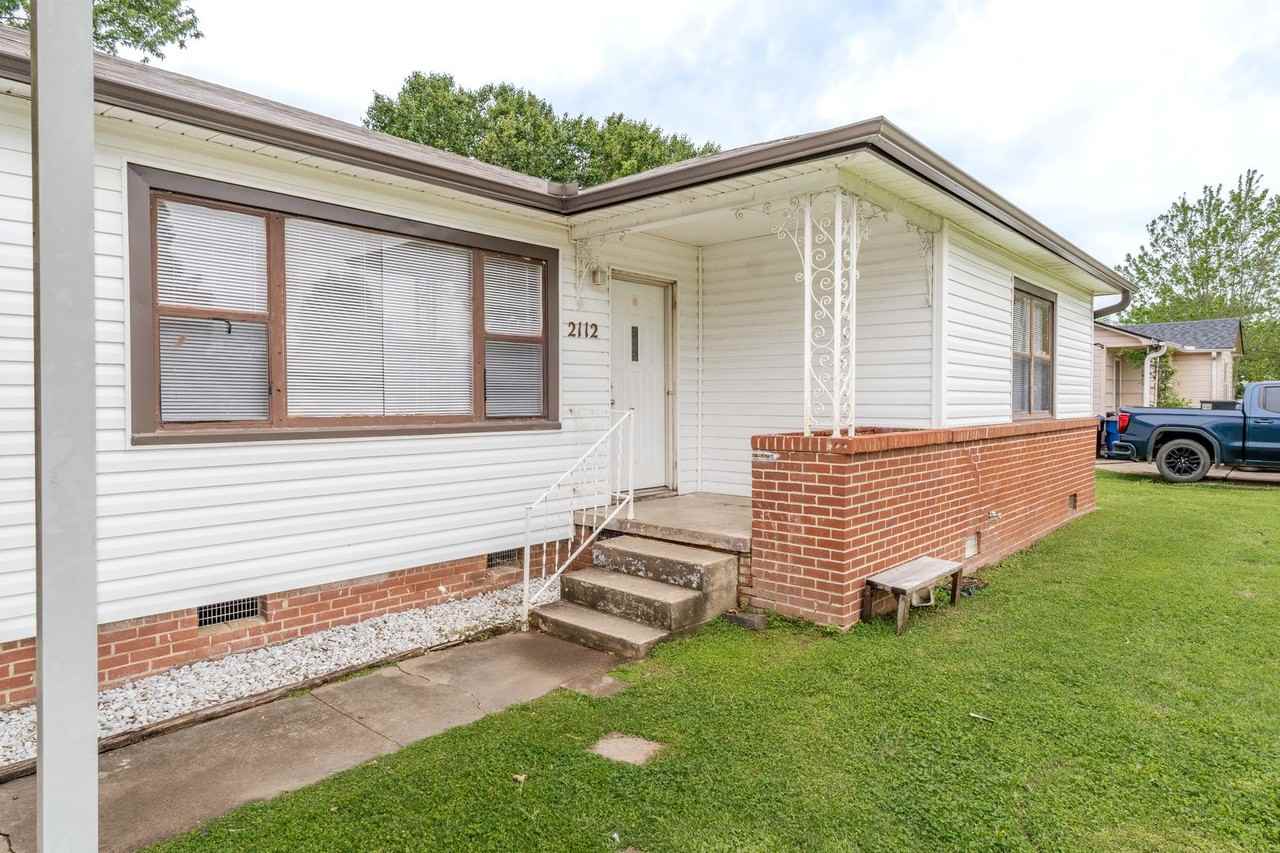 2112 Churchill Rd - Photo 3 of 18