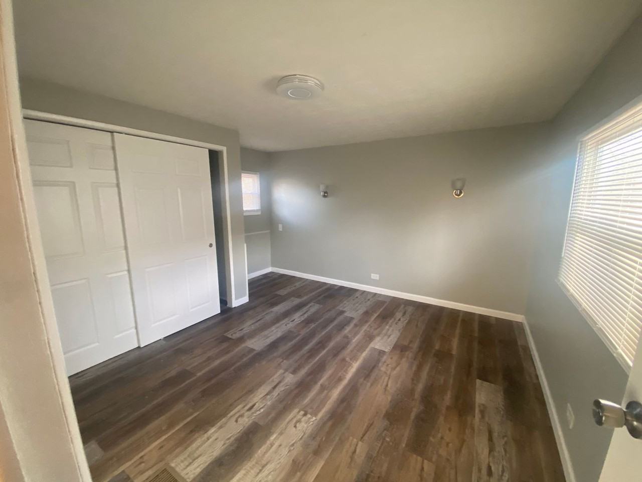 23 Blue Water Dr - Photo 2 of 7