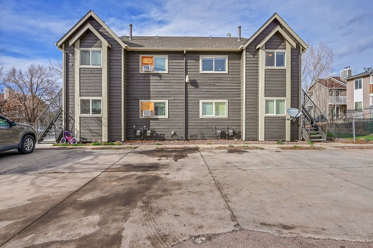 1051 Mazatlan Cir #C - Photo 3 of 32