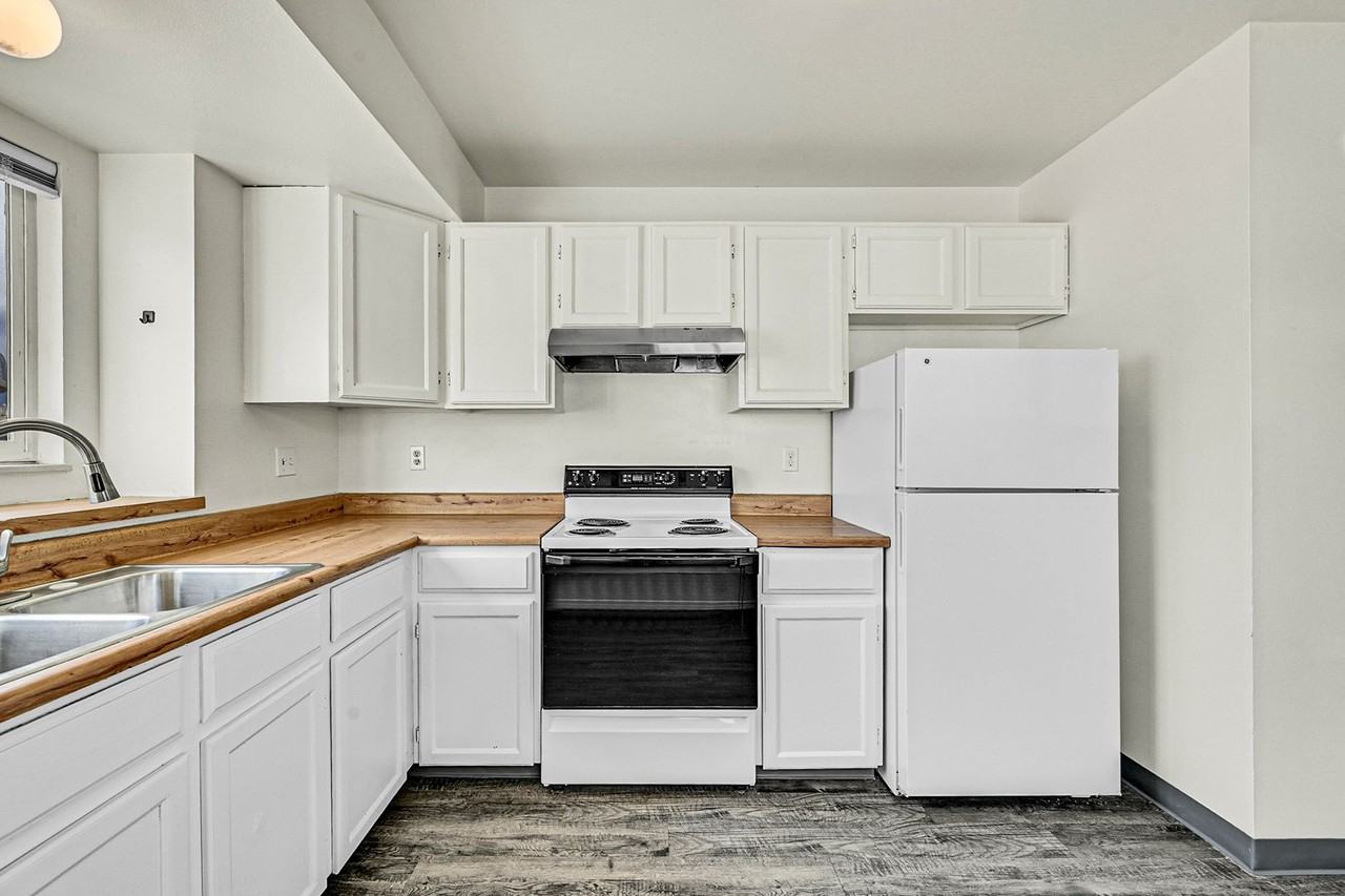 1051 Mazatlan Cir #C - Photo 7 of 32