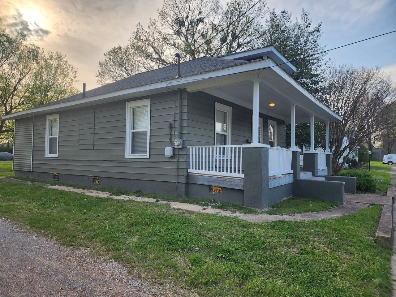 521 N 11th St - Photo 2 of 14