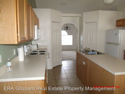 31803 Parkdale Dr - Photo 3 of 11