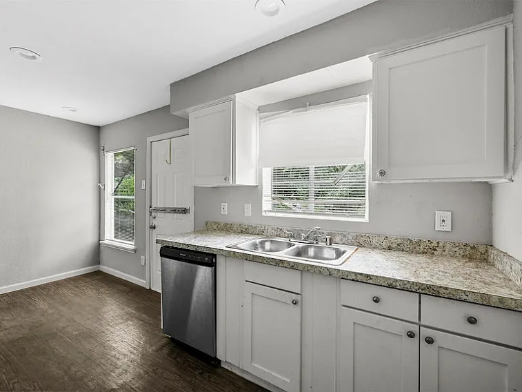 3035 Modree Ave - Photo 6 of 50