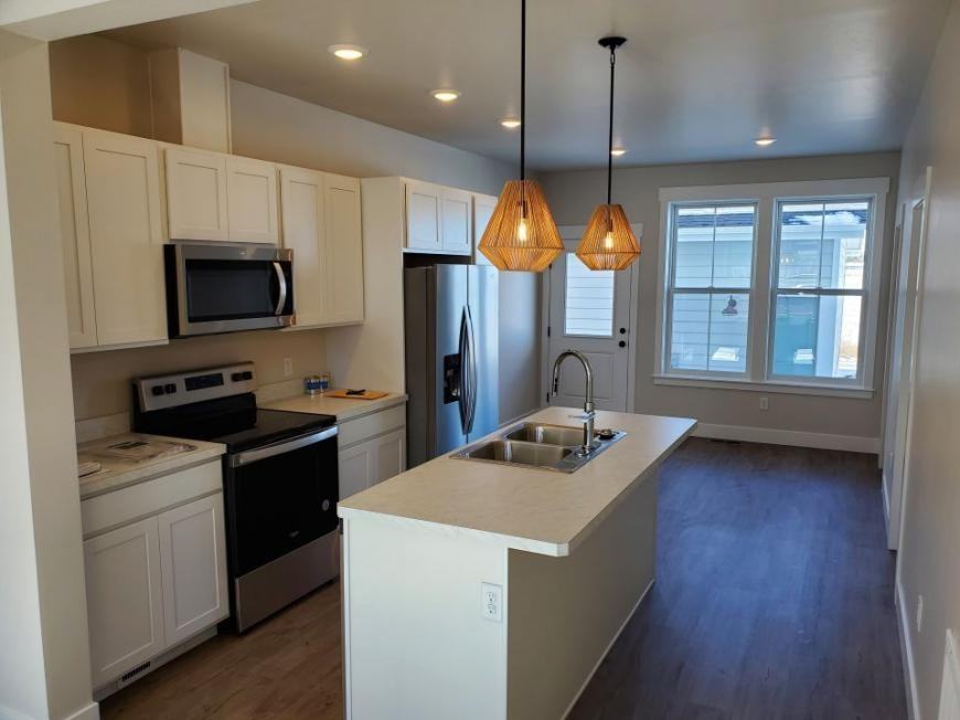 6127 Northstead Ave - Photo 3 of 9