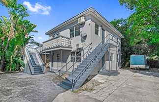 723 21st Street Street #B - Photo 1 of 1