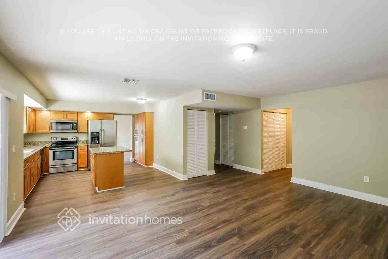 9436 Sw 146th Ct - Photo 7 of 18