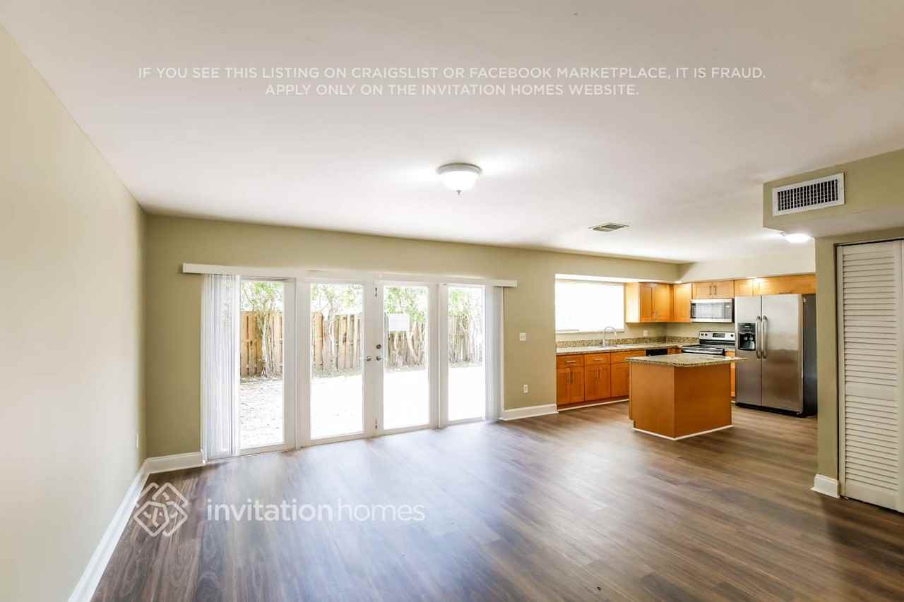9436 Sw 146th Ct - Photo 6 of 18