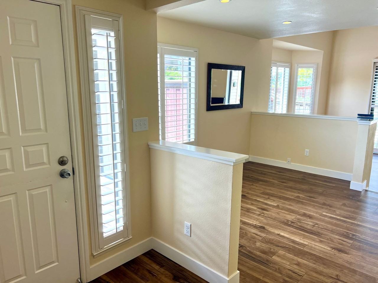 33 Crown Cir - Photo 2 of 33