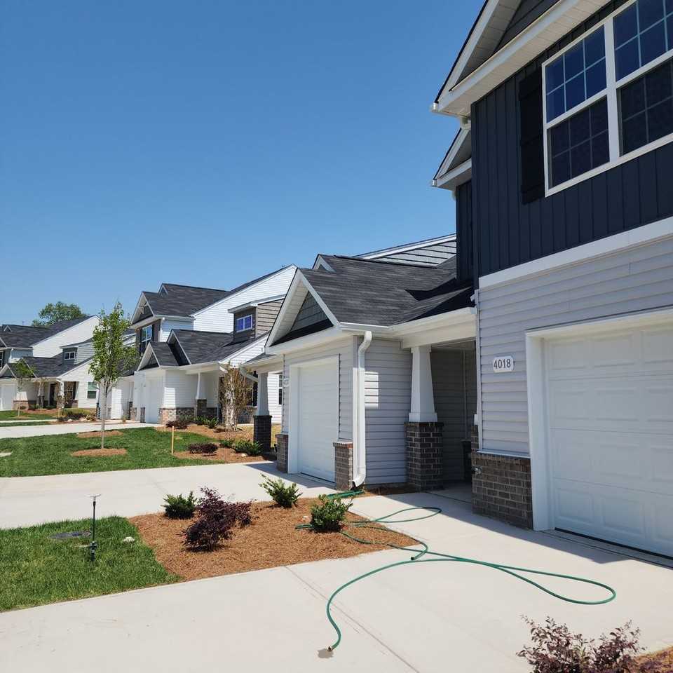 4016 Winding Vine Ln - Photo 3 of 20