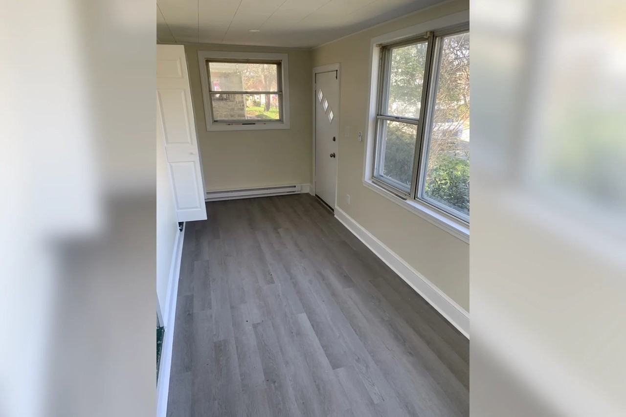 723 Kedron Ave - Photo 2 of 12