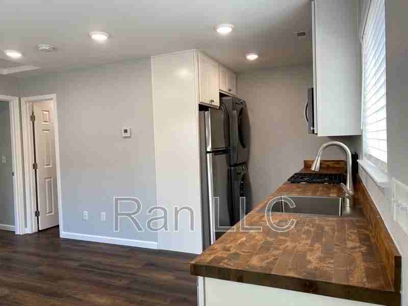 229 W Pueblo St #1 - Photo 3 of 26