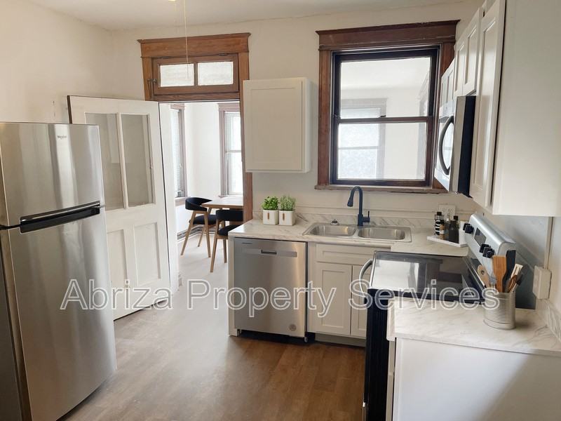 3954 Lexington Ave #1F - Photo 3 of 7