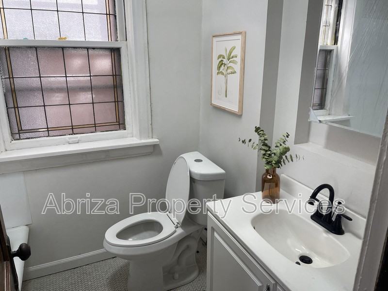 3954 Lexington Ave #1F - Photo 6 of 7