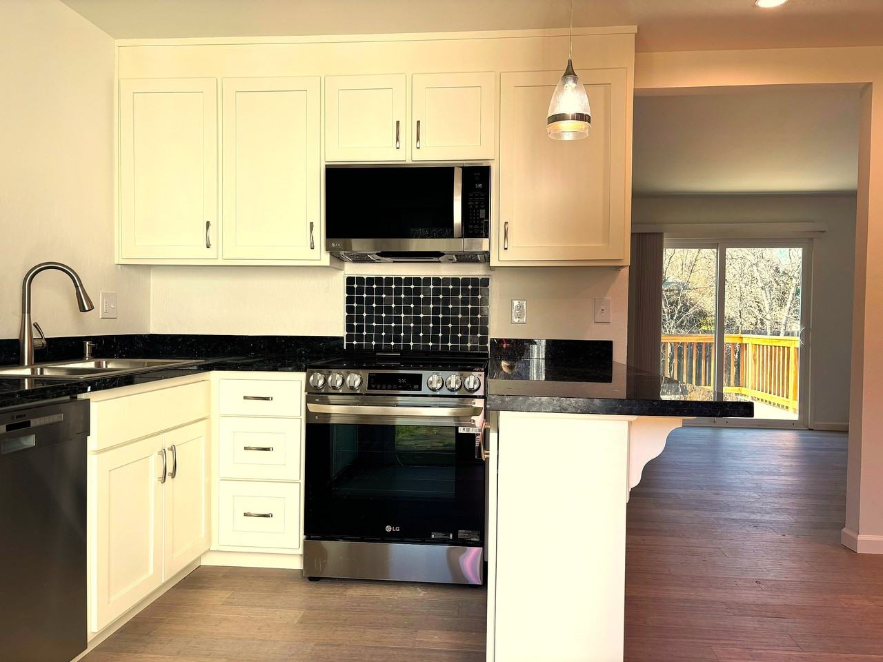 2 Hallin Dr - Photo 4 of 13