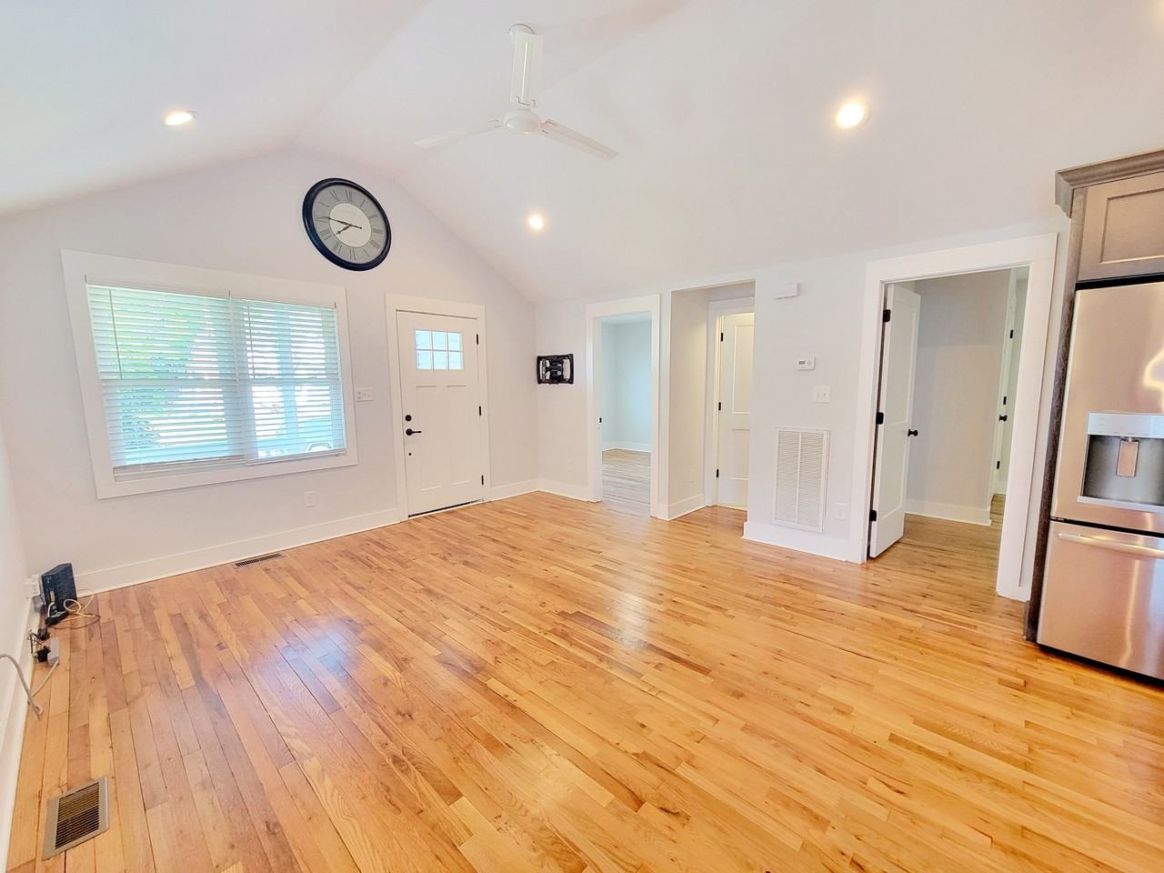 805 Coleman St - Photo 5 of 46