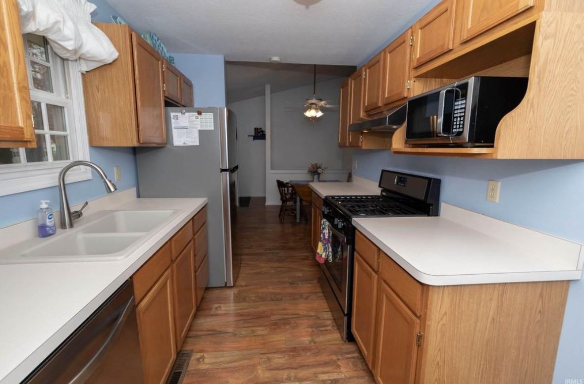 10209 Ashleys Meadow Dr #NA - Photo 7 of 27