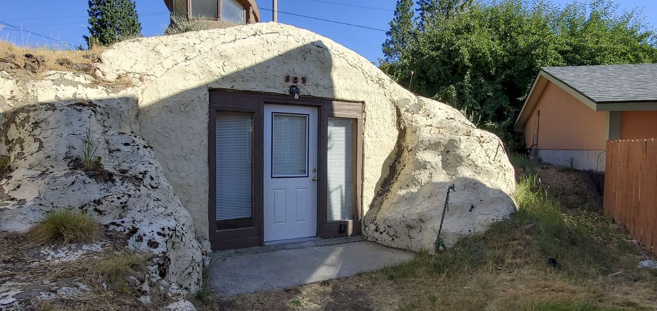 601 Clay St #601 - Photo 2 of 4