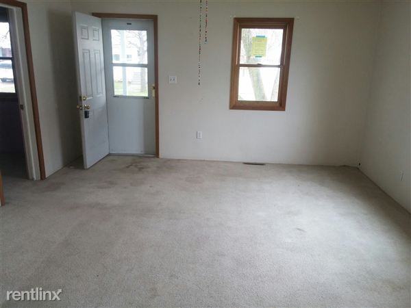 1608 S Monroe St - Photo 2 of 9