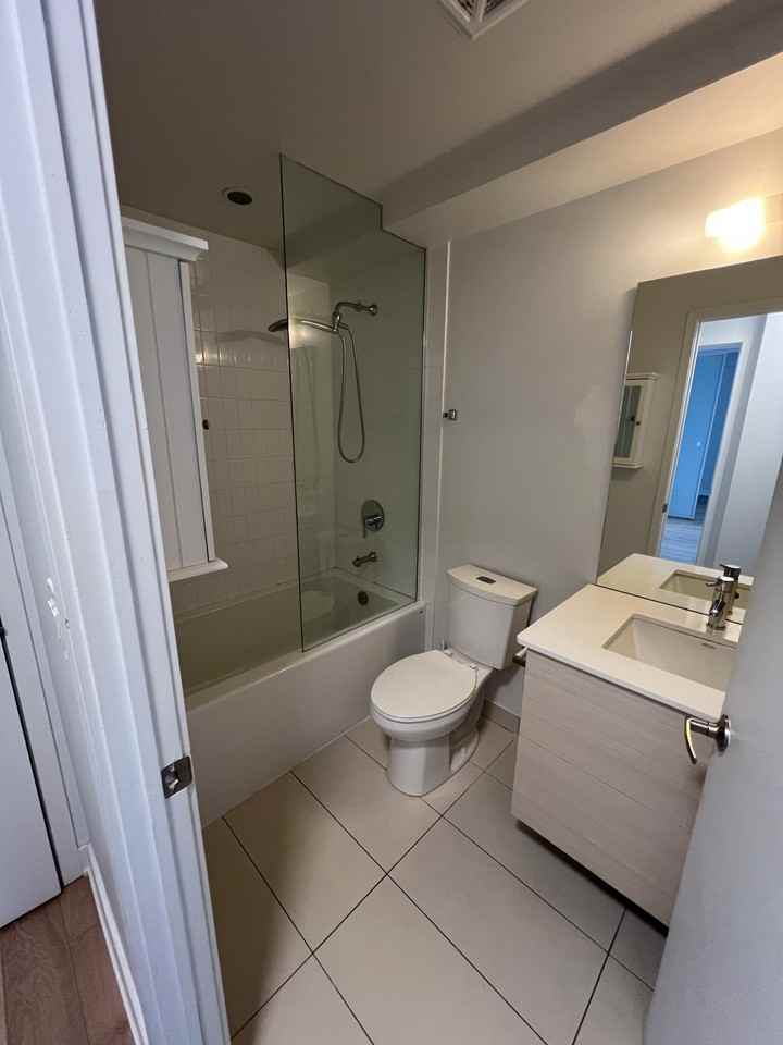 210 Simcoe Street #427 - Photo 2 of 5
