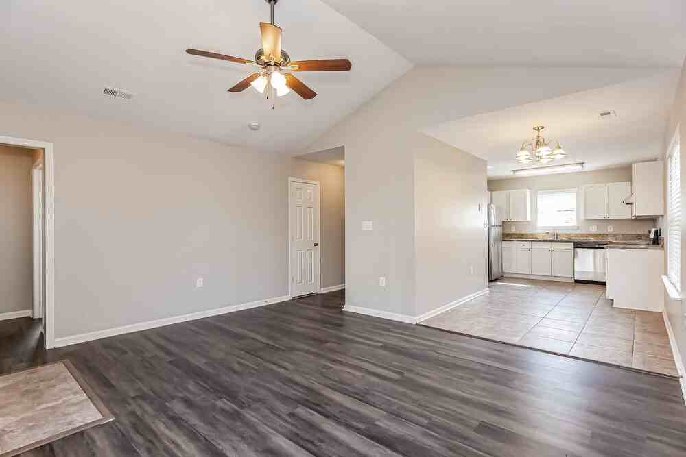 1315 Braveheart Ln - Photo 4 of 16