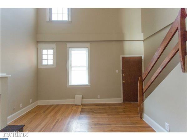 723 Spruce St - Photo 3 of 21