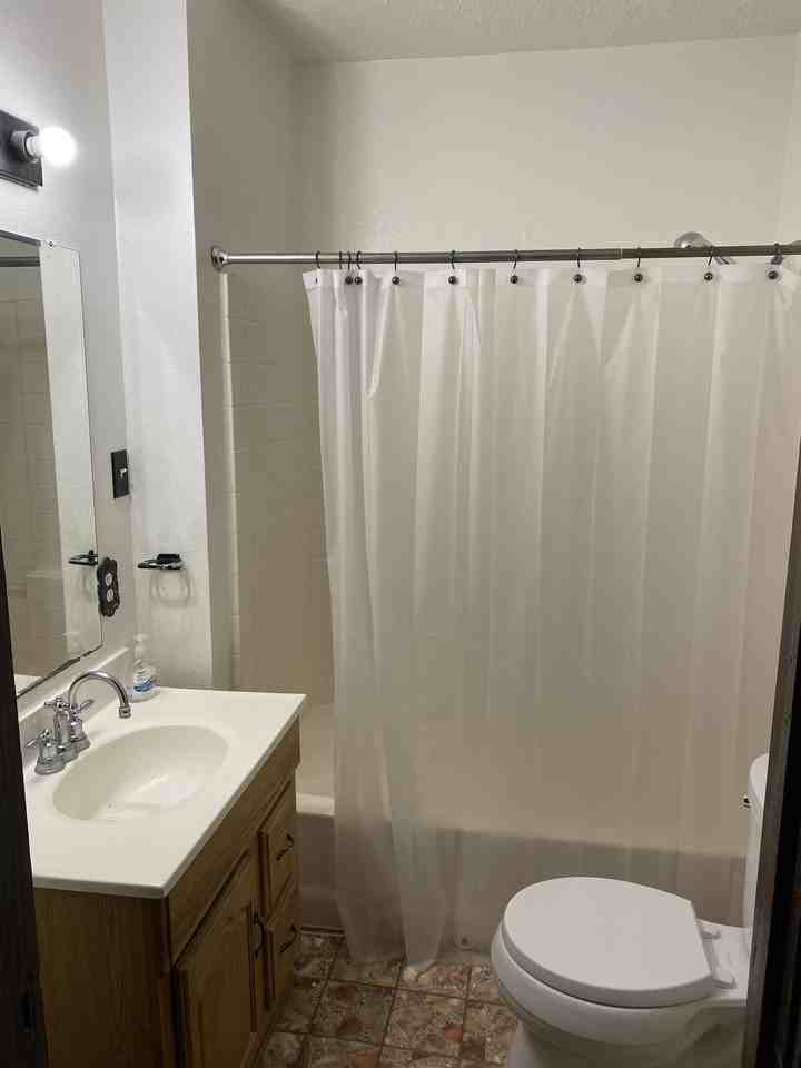 110 N Henderson St - Photo 2 of 8
