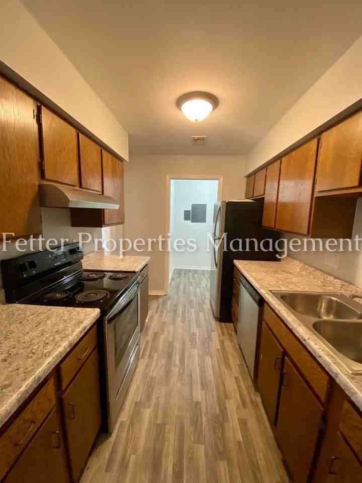 Andrea Court North - Photo 6 of 31