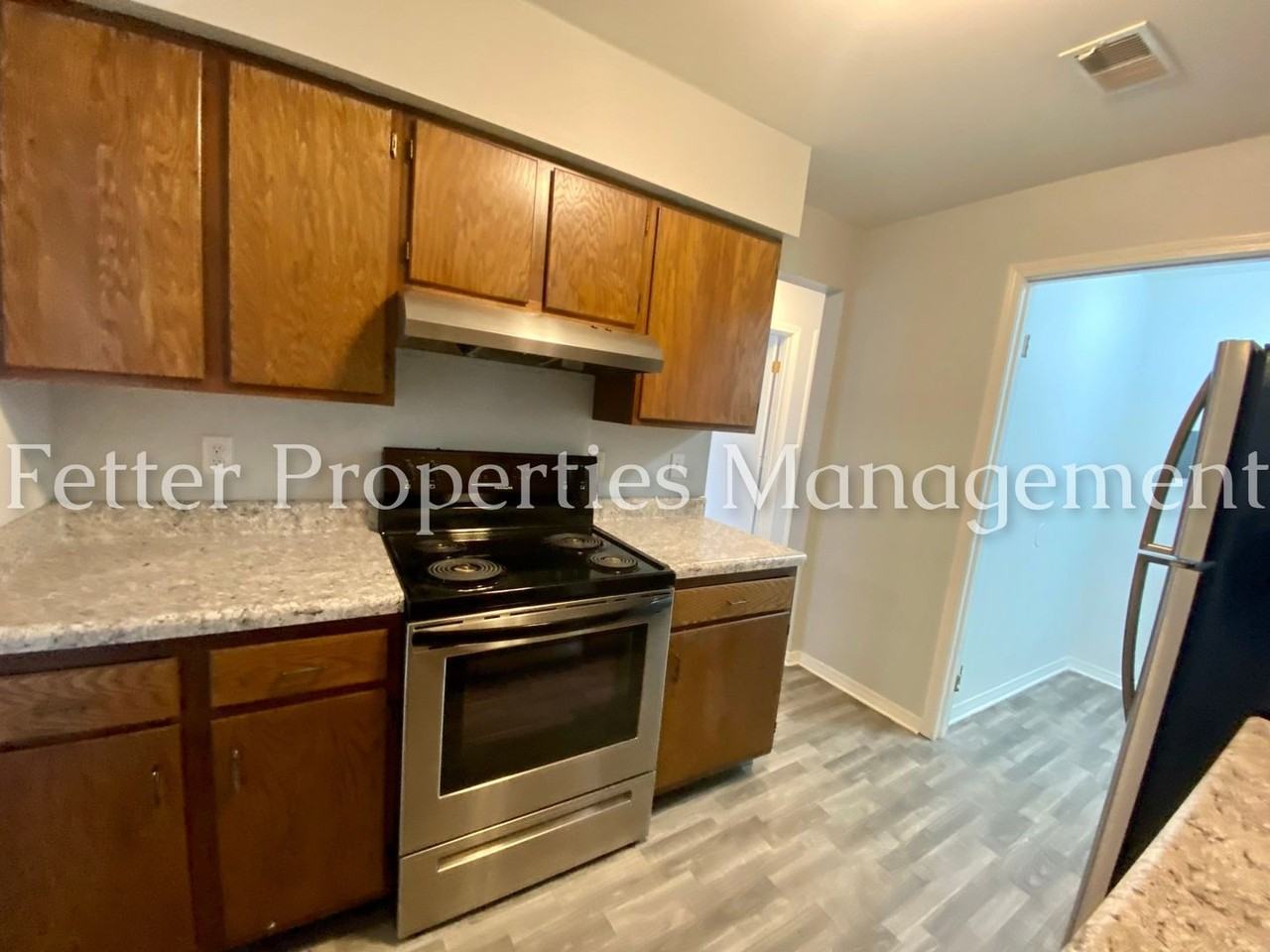 Andrea Court North - Photo 7 of 31