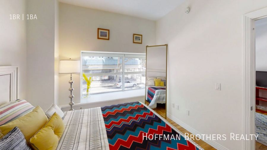 905 S Broadway #614A - Photo 3 of 11